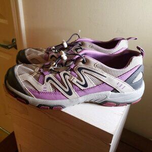 Purple + Gray Water Shoes Mesh Sneakers – Women’s 10 Quick Dry for the Beach